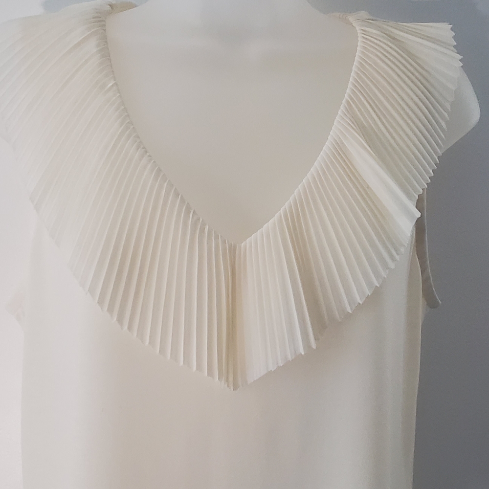 Chic Cream Ruffled Tank Top - Picture 4 of 5